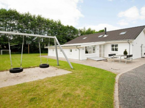 12 person holiday home in Eg